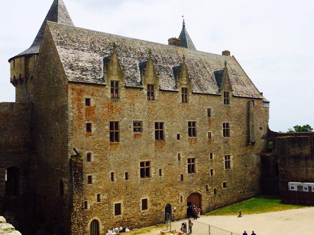 MoussetWendy's tweet photo. Château de Suscinio (Moyen âge) au bord de Mor Braz #morbihan #bretagne #château #monumenthistorique #morbraz https://t.co/G3PjXZVkU9
