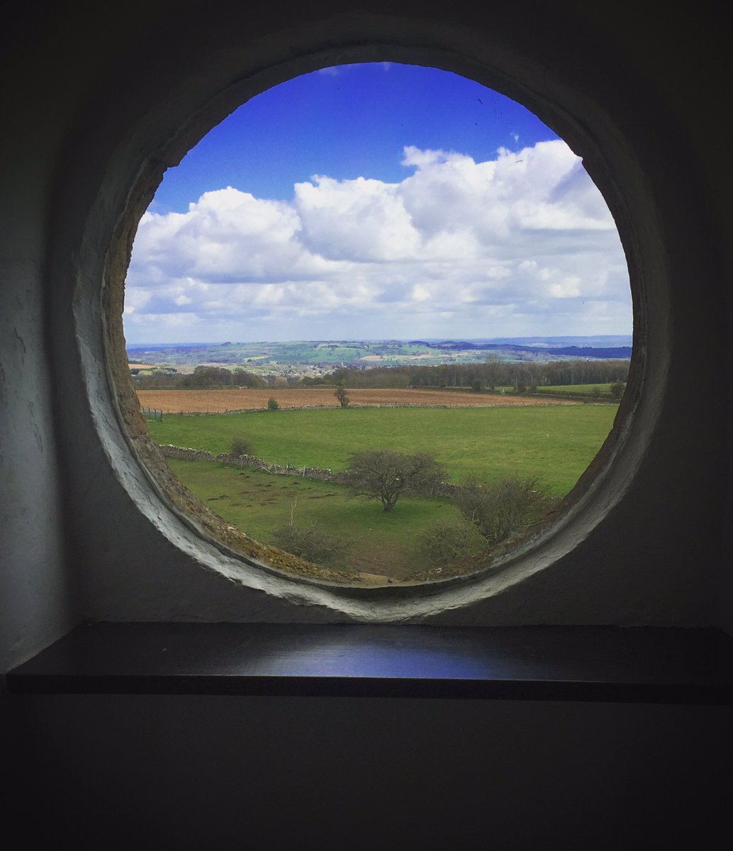 Stokesy_105's tweet photo. Nice window view of the Cotswolds :) #broadwaytower #windowview #blueskies https://t.co/LaaOcsN171