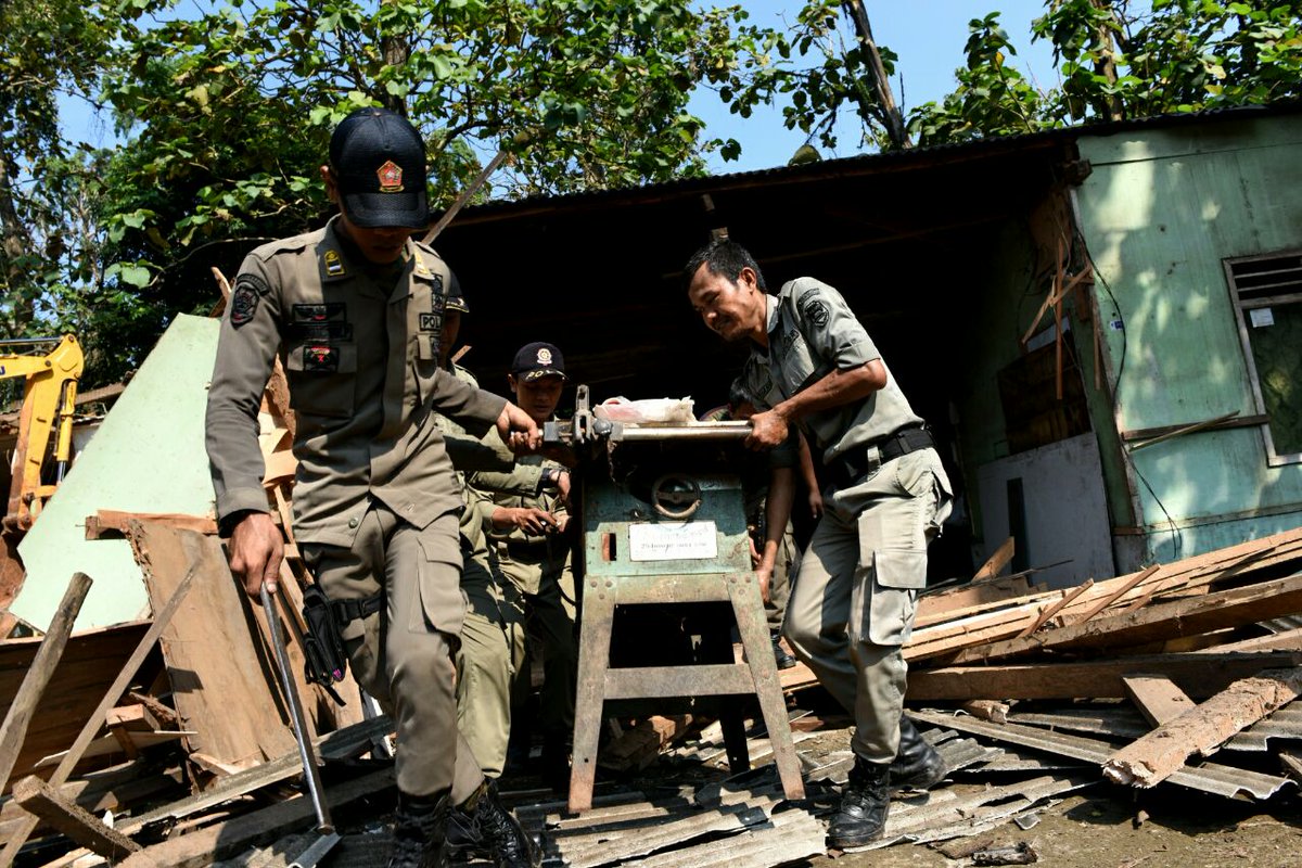 sepintas ini mungkin terlihat seram, tetapi yakinlah ini ikhtiar kami untuk merecovery kawasan hijau di Purwakarta