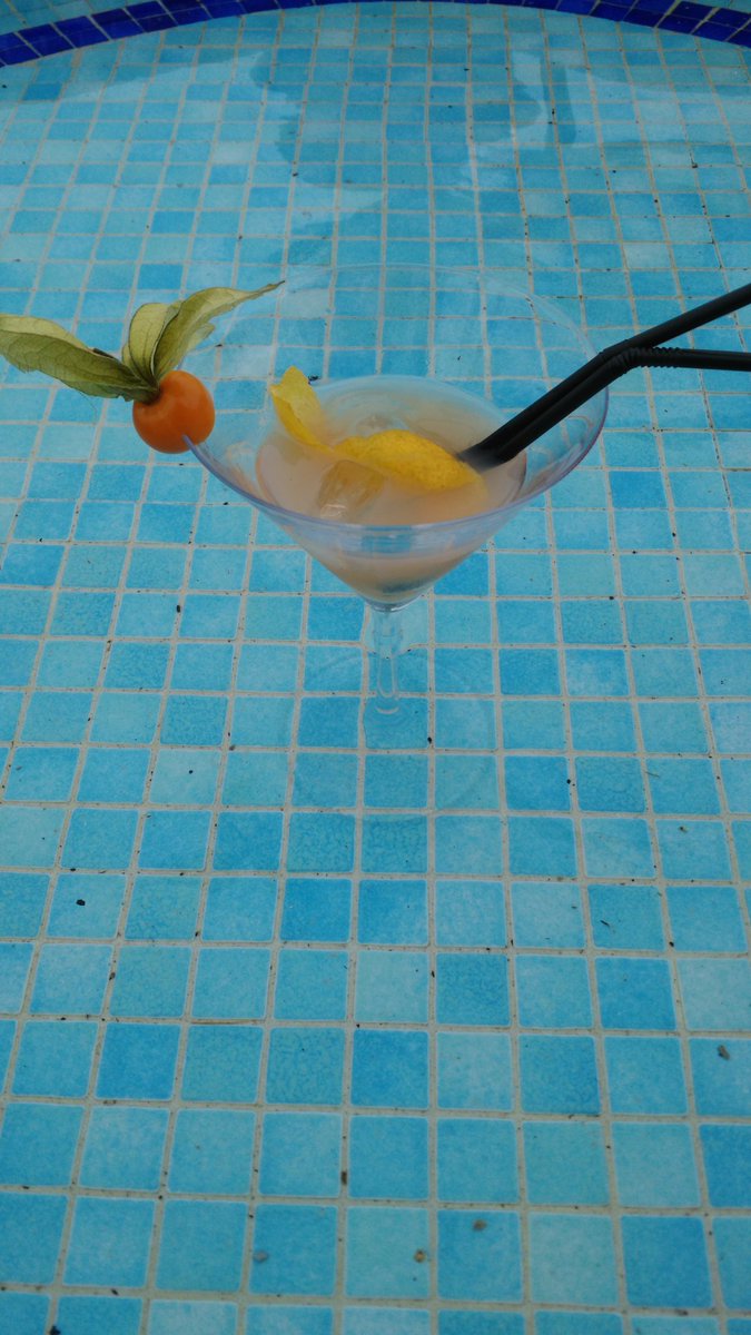 PatrickT75020's tweet photo. #cocktail à base d'#anis #LeFashionPost préparé par le #chefbarman Geoffroy à la #villabelrose @LeFashionPost https://t.co/rWFJKKUIPi
