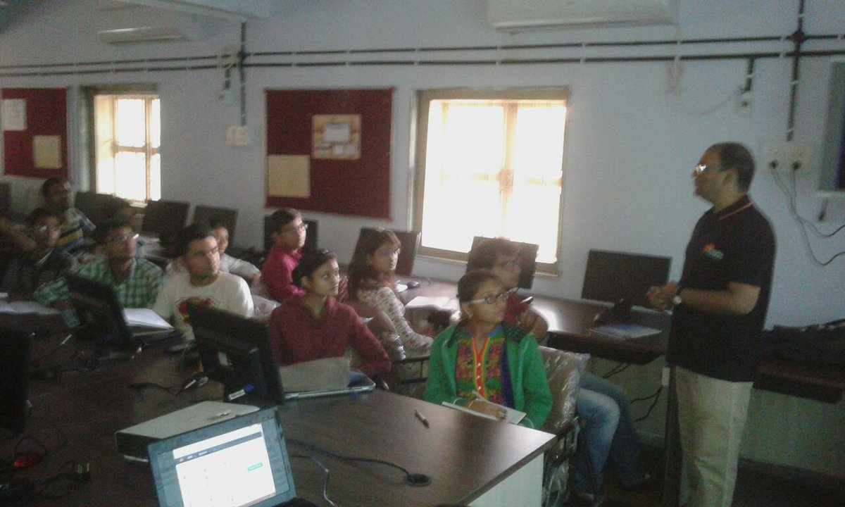 skettorg's tweet photo. SKETT organised two days #AWS workshop at #GTU. More than 50 students attend the workshop. https://t.co/gECKTiuzpn
