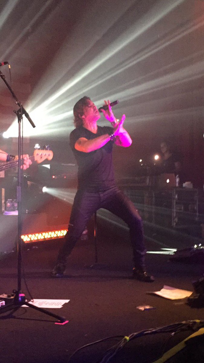 Darkromance07's tweet photo. @ScottStapp @fitzrockssa Awesome concert! ๐๐ผ๐ค๐ผ#ProofofLifeTour #May82016 https://t.co/U5JMaikt6p