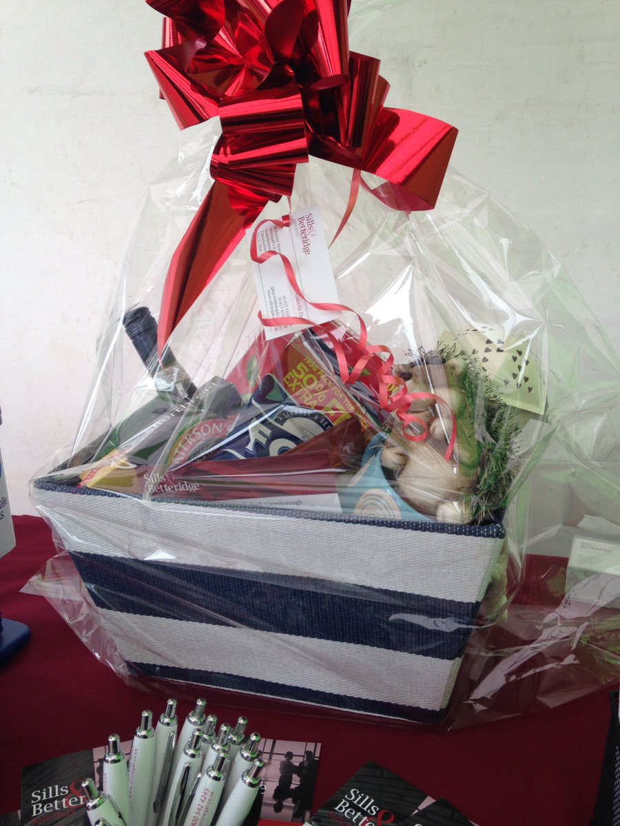 scotterwardlchs's tweet photo. Fabulous hamper made by Sills &amp; Betteridge @gday_day all donations to our palliative fund @LincsCommHealth https://t.co/Ts0Nb66LS9