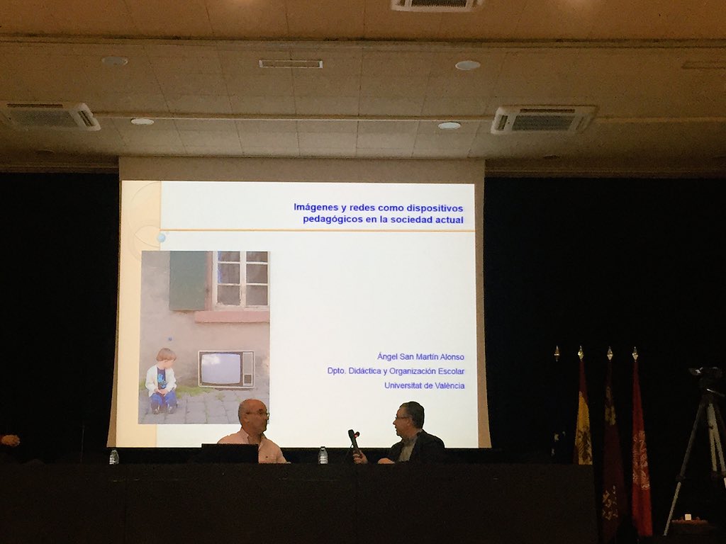 mariavv94's tweet photo. Comienza el #IVCongresomurcia "Imágenes y redes como dispositivos pedagógicos en la sociedad actual" @umnoticias https://t.co/1Po2w5qbK6