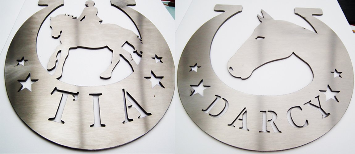 JuvoDesigns's tweet photo. Personalised stable door signs! email us for details #Horseriding #Stable #Horse #Personalised #Gift https://t.co/VOvEEQSFqW
