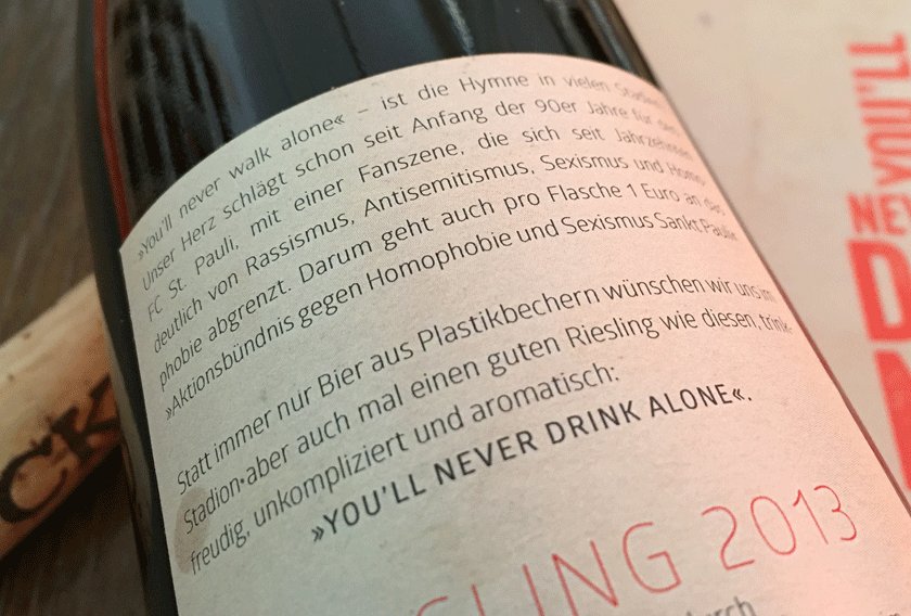 typotage's tweet photo. Workshop von designmacherei – Guerilla-Design meint Projekte wie den Wein für den antisexistische Aktionsbündnis https://t.co/HpcZN31nnI