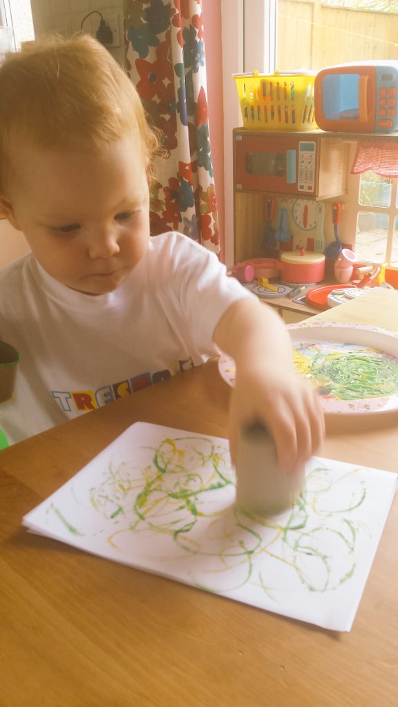 ktly1000's tweet photo. Thank you @WeekendBoxClub 
Sophia had so much fun!
@MickDickinson2 
#fun #creativetoddler https://t.co/gUkRmcVEBA