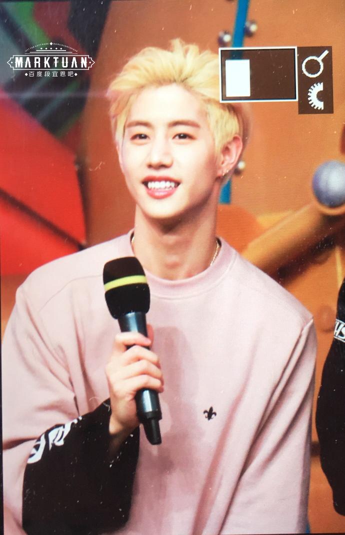 MarkTuanBarCN's tweet photo. [ preview ] 160510 《哇大学生来了》recoding  #GOT7 #mark #marktuan  @mtuan93 ❤✌😁's Mark Tuan https://t.co/qmWs4D6geH