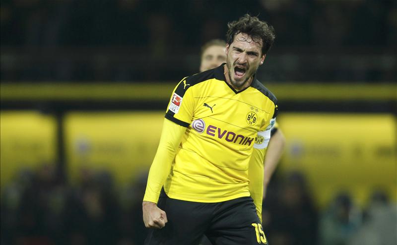 footmercato's tweet photo. Officiel : Dortmund officialise le départ de Matt Hummels au Bayern pour plus de 35 M€ ! https://t.co/kTqbFE9yo4