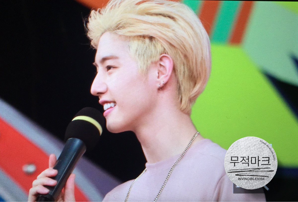 invincible9394's tweet photo. 160510 베이징 녹화 #갓세븐 #GOT7 #마크 #Mark 존잘탱이 완전 이쁘다ㅠㅠㅠㅠㅠ https://t.co/2h7xJQjRfy