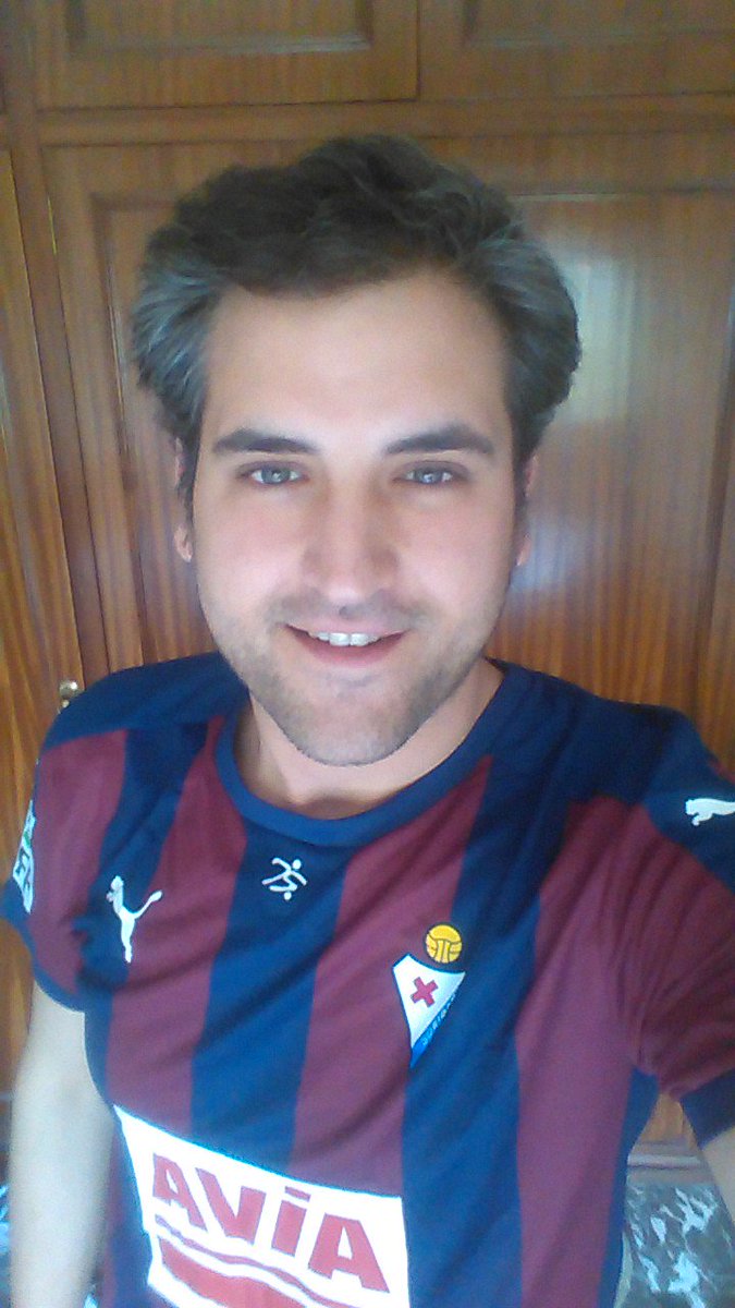 En Mula(Murcia) tambien se lleva esta camiseta <a href="/SDEibar/">SD Eibar</a>