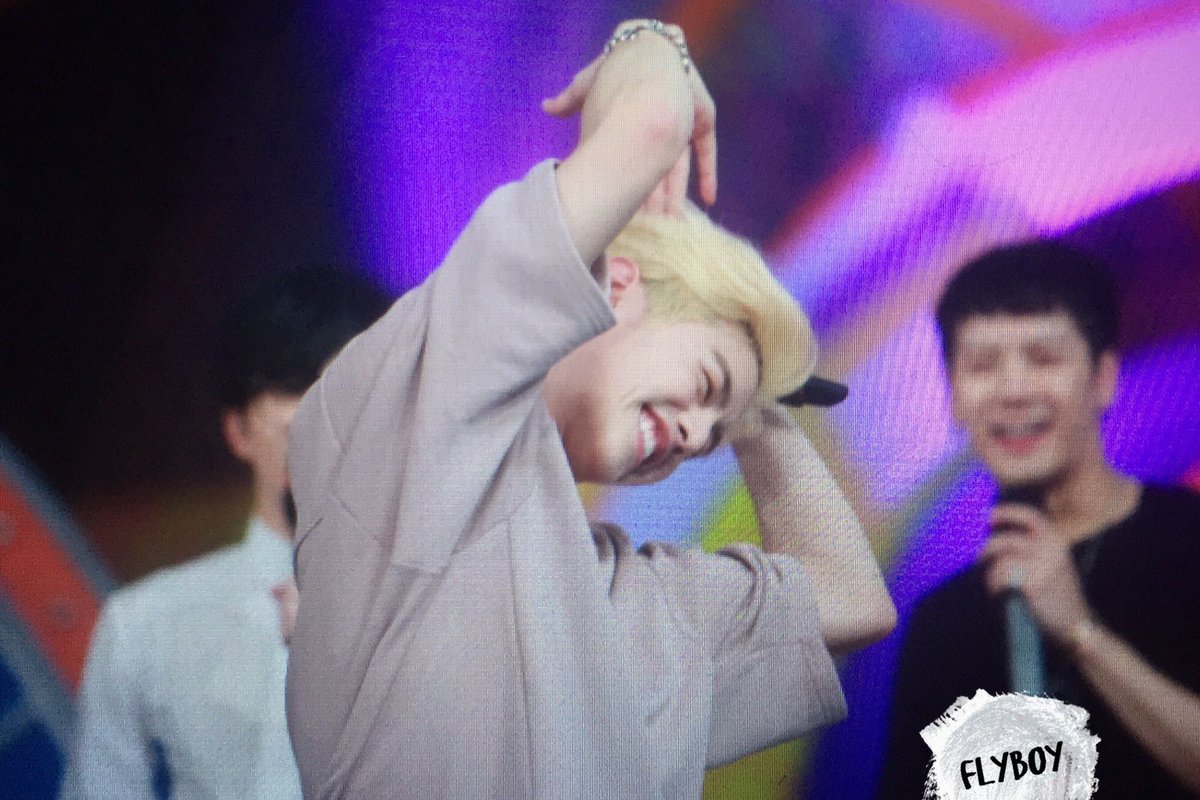 19930904com's tweet photo. sweet boy✨✨ https://t.co/aWAhAlrgSU