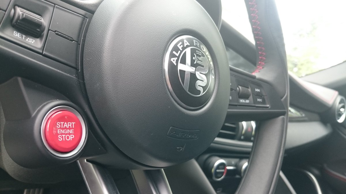 auto_app's tweet photo. Siamo pronti a premere il tasto magico e provare la nuova @alfa_romeo #Giulia Domande? Scriveteci usando #AskAutoApp https://t.co/qKehM7lTLh