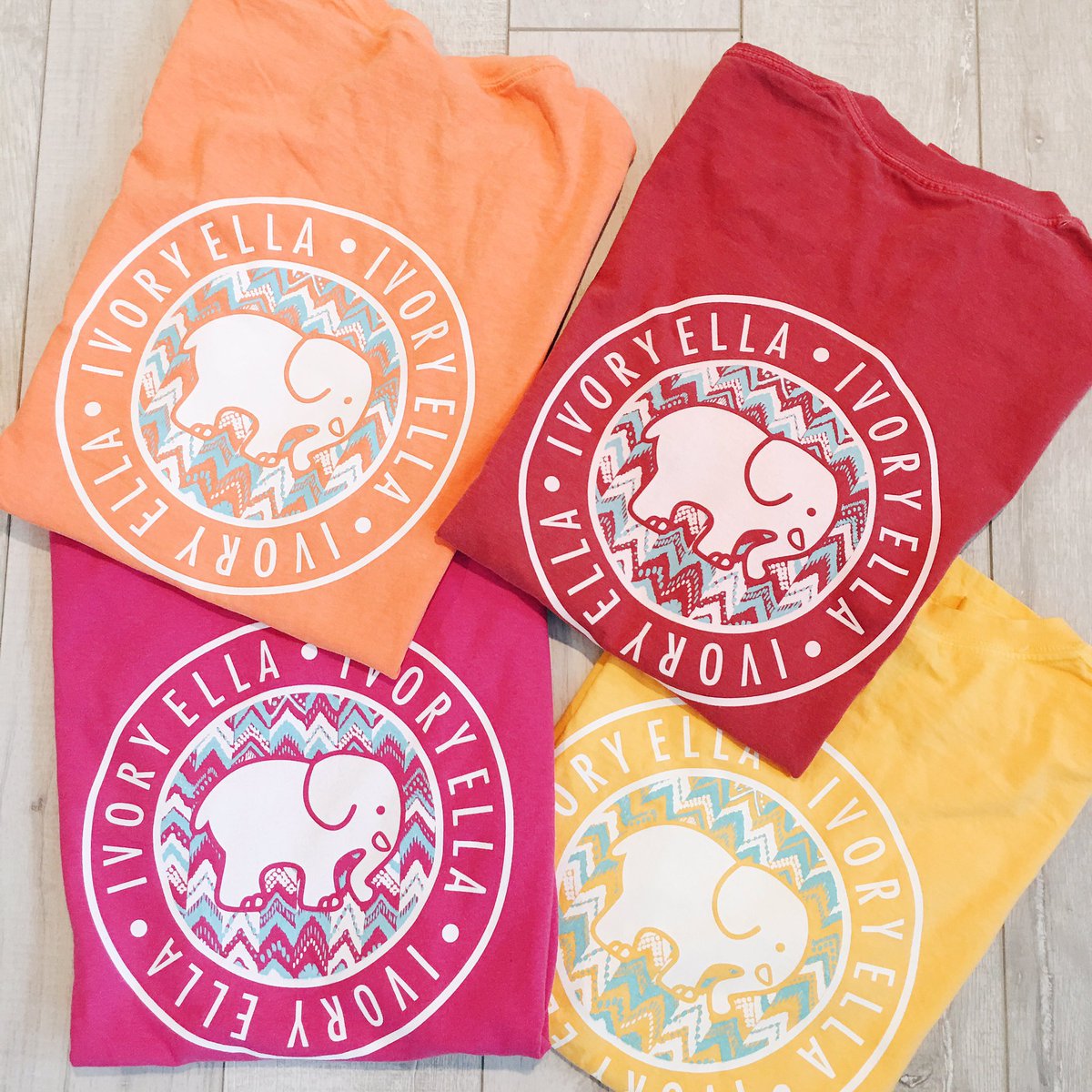 shopivoryella's tweet image. Giving away 5 Pocketed Chevron Tees!!

•MUST RT &amp;amp; follow us to enter 🐘💕✌🏼️

•Winners announced Fri May 13th @ 10PM💫✨