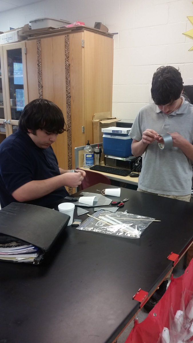 run2me12's tweet photo. Liberty's 7th graders have created many different boat ideas. @LibertyJaguars @Newark_Schools https://t.co/cD5AsTqtIZ