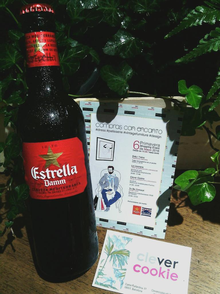 CleverCookieBCN's tweet photo. Gracias por venir al evento #COMPRAS_CON_ENCANTO .Una buena excusa para ver nuestra colección.Gracias #EstrellaDamm. https://t.co/HSSS2TjKMf