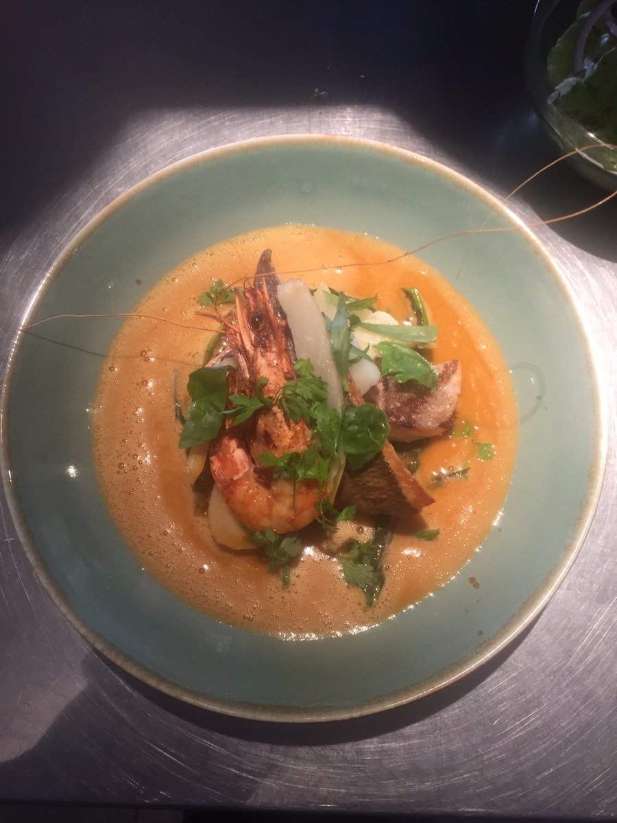 Klopt.. Bouillabaisse! Maar het gaat even om ons nieuwe servies sinds vandaag..