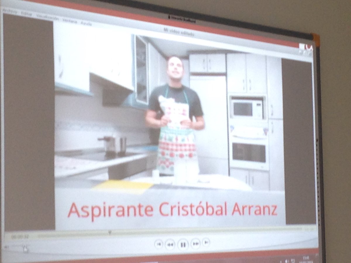 PabloSotoca's tweet photo. Hubo rap y música en directo, vídeos, haka,reflexiones, juegos de palabras...hasta un paté de aceitunas! #Master_EF https://t.co/f7vP0dU1wm