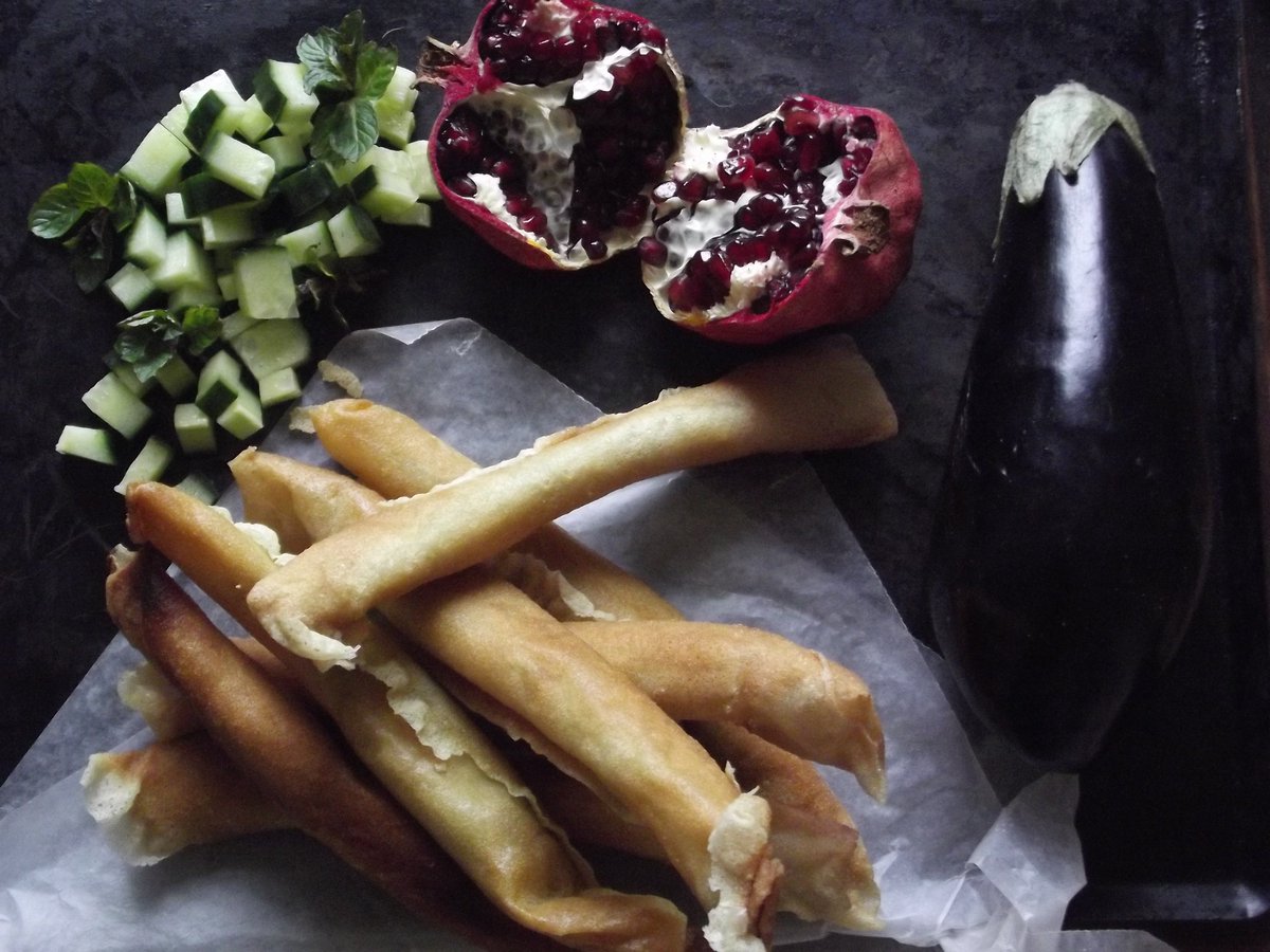 sarahbeattiegra's tweet photo. Baba Borek for les #BabaCools :-) #vegan
#Aubergine Sigari Borek
https://t.co/w7PfL99S0U https://t.co/pm5DLnaxua