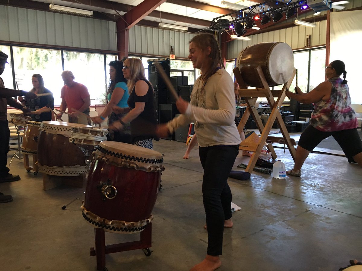 MFestivalfriend's tweet photo. @paralounge drum gathering taiko drumming!! https://t.co/6QFTkWvcD9