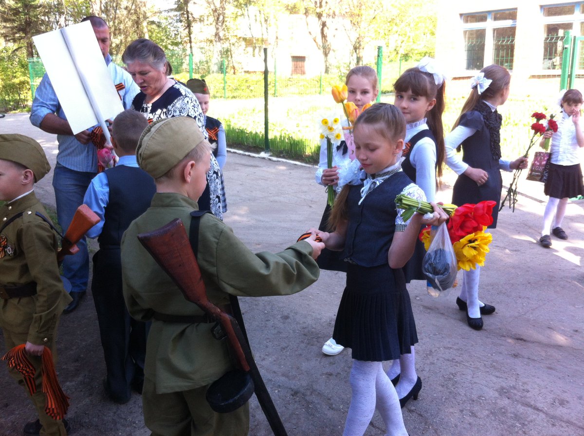 <a href="/Tularegion71/">Правительство ТО</a> <a href="/MoZaokskiy/">МО Заокский район</a> <a href="/RybakovaElen/">Елена  Рыбакова</a>  Торжественный митинг посвященный 71-й годовщине Великой Победы с. Ненашево