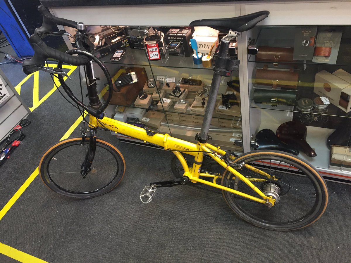theloopist's tweet photo. @DahonBikes @RaleighBikes_UK So guys what are we going to do to resolve this? https://t.co/8k7D2wpZfT