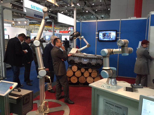 Universal_Robot's tweet image. Meet the #cobots at #Intertool fair in Wien Hall A Stand 0816 #automation #manufacturing #robotics @ExpoBase