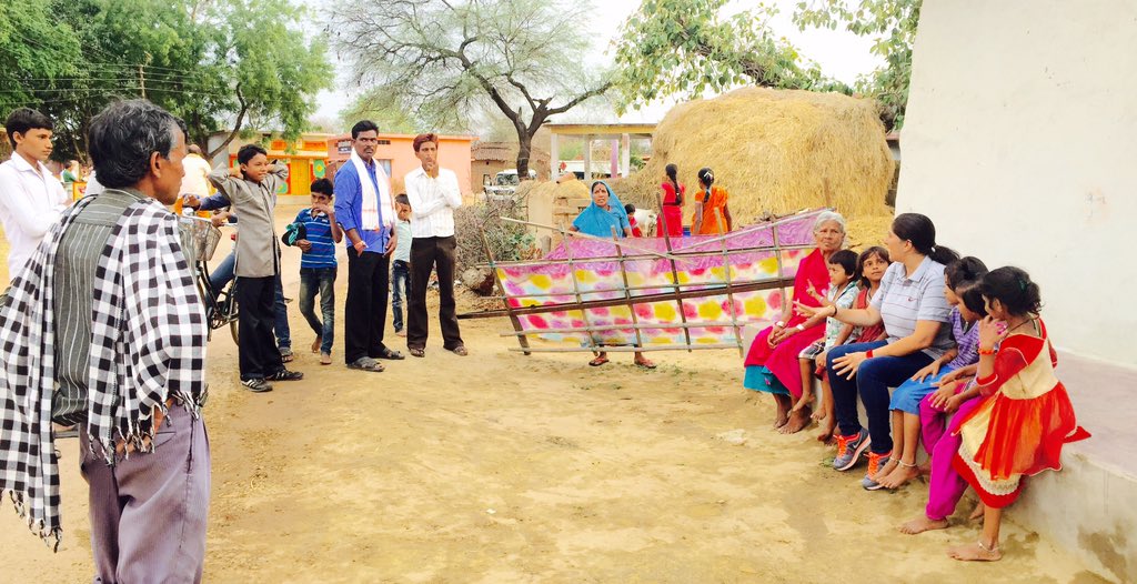 MonikaBhimSingh's tweet photo. #dhamtari #Magarload #odf #block sab #pratibadh👍🏻😇@narendramodi @drramansingh @SrBachchan @AnupamPkher @vinayaknipun https://t.co/EkDrmHclAw