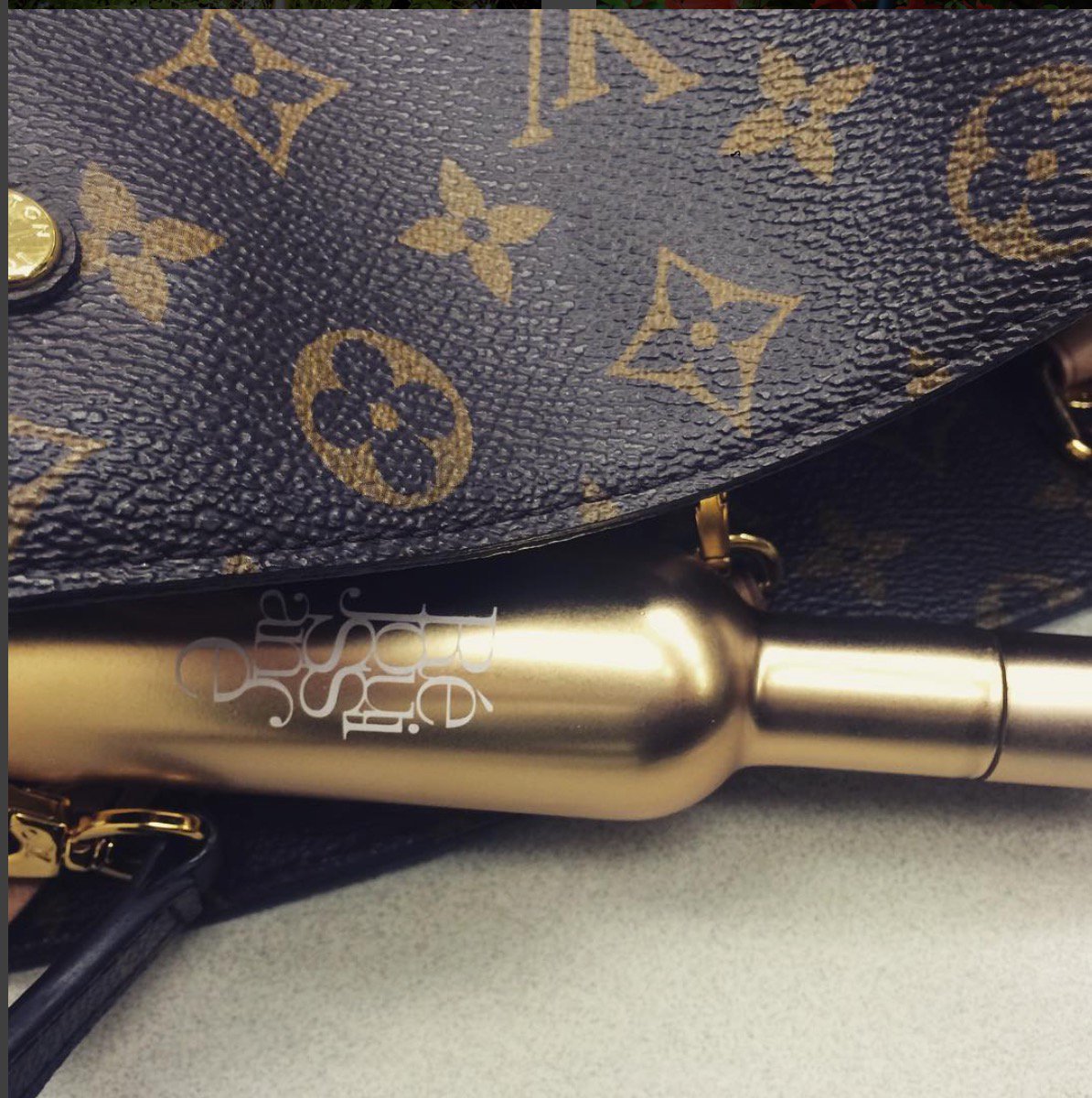 YESforLOV's tweet photo. Le Parfum Réjouissance de YESforLOV arrive en Corée ... Petit aperçu des photos instragram du moment. https://t.co/zGMtl6XsYW