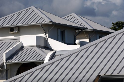 AlpineSnowGrds's tweet photo. Read today's #Blog &amp; discover standing seam snow management solutions: https://t.co/4oXBQS8Pzp https://t.co/1lq88HQacL