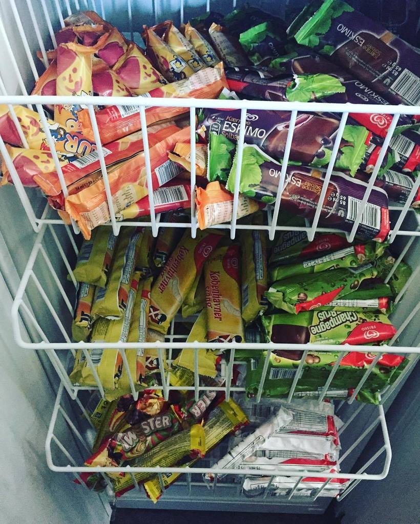 ValbyGarden's tweet image. by jobindex_dk Det kan godt være der er lidt tid til sommeren, men vi har is i maven🍦#jobindex #sologvarme #arbejds…