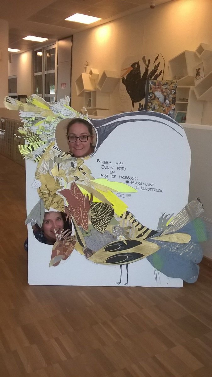 BibGenk's tweet photo. Kom ook jouw foto maken en win een boek ! Vergeet niet de #gavoorkunst of #kunsttruck https://t.co/MOBugBnlAm