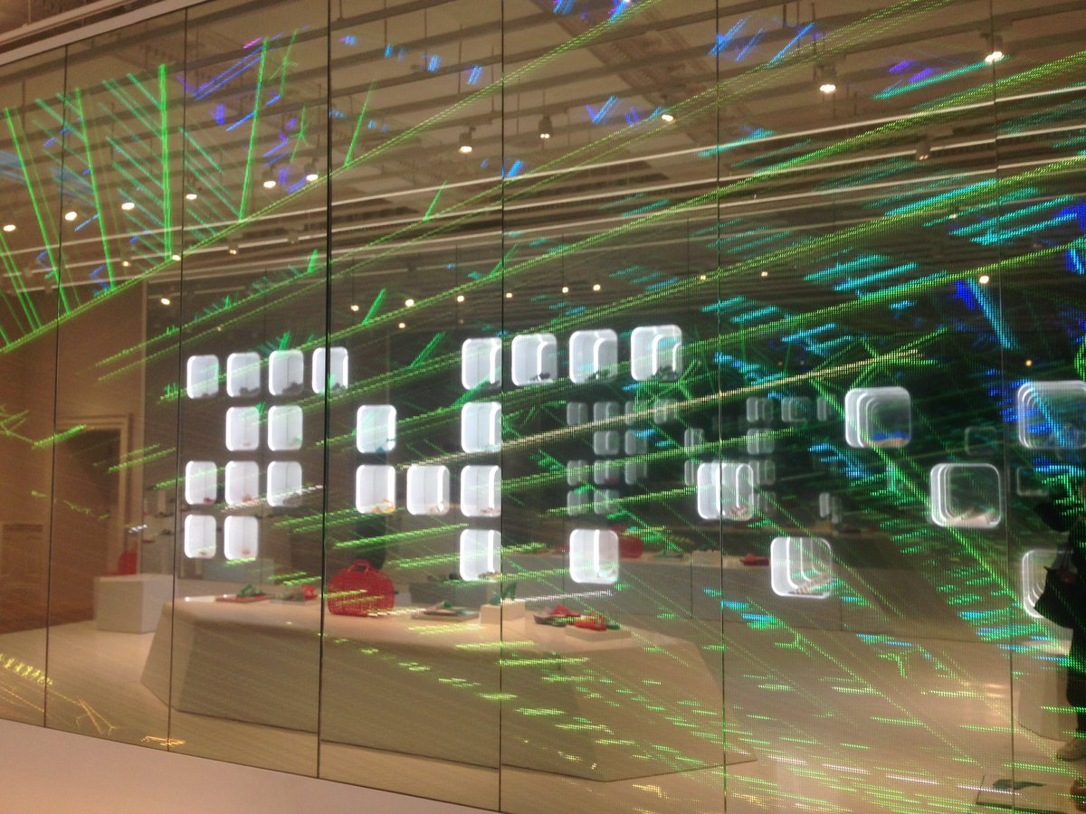 MAFashionRetail's tweet image. #MelissaGaleria #techexplosion #thirdplace #art #design #fashion @MAFashionRetail