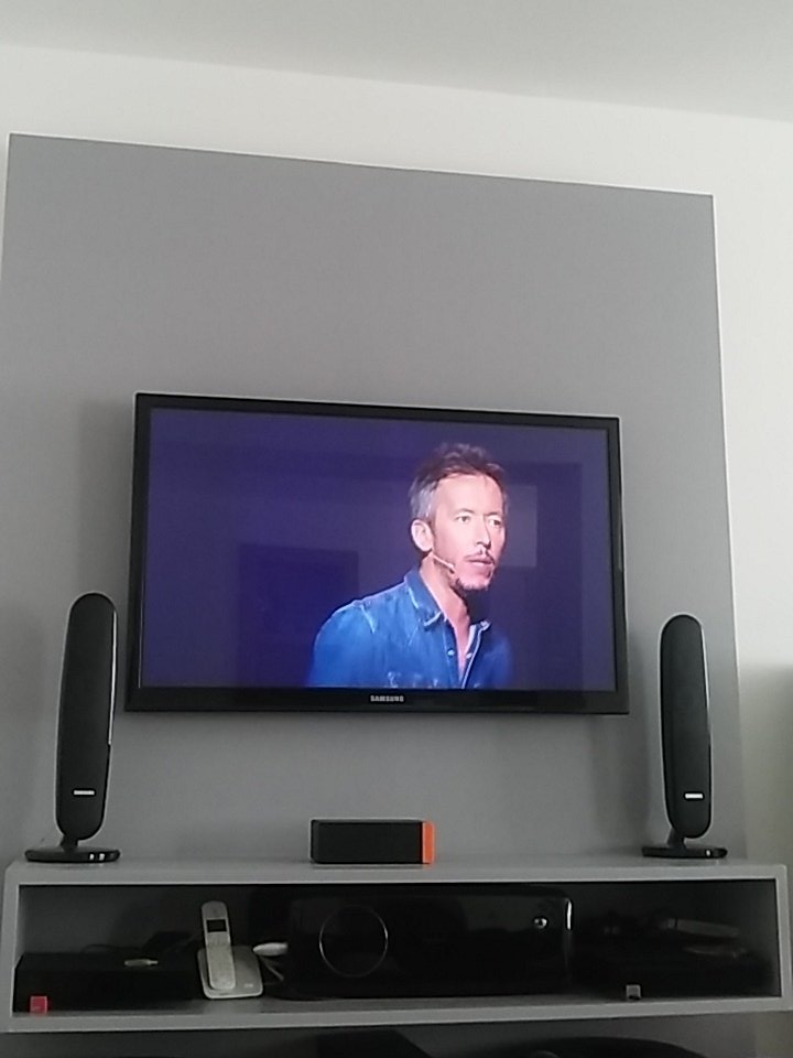 bubuced's tweet image. En mode spectacle.. Qui me suis sur Twitter...euh merci aux 6 qui ont fait semblant.....@JeanLucLemoine