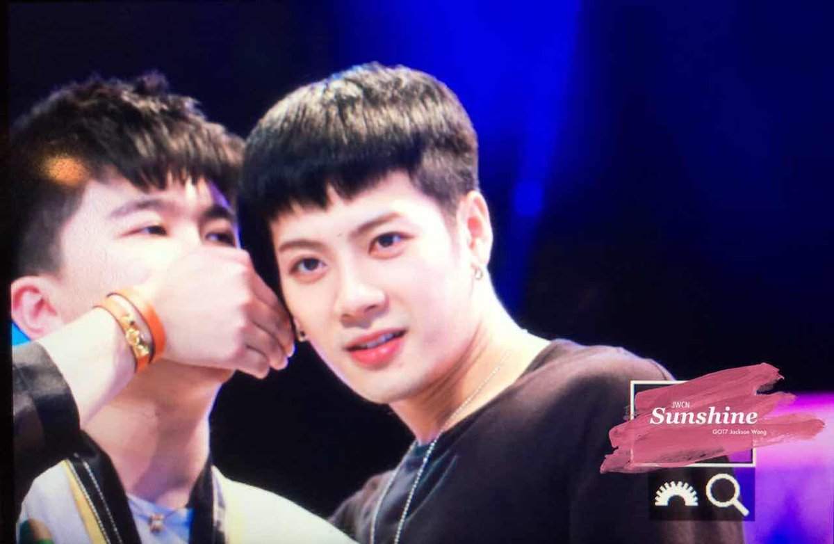 SunshineJWCN's tweet photo. #GOT7 #JacksonWang 『SUNS★Preview』160510 Aiqiyi Network Variety《哇！大学生来了》｛Taken by嘉儿｝ https://t.co/QlXYJDAntA
