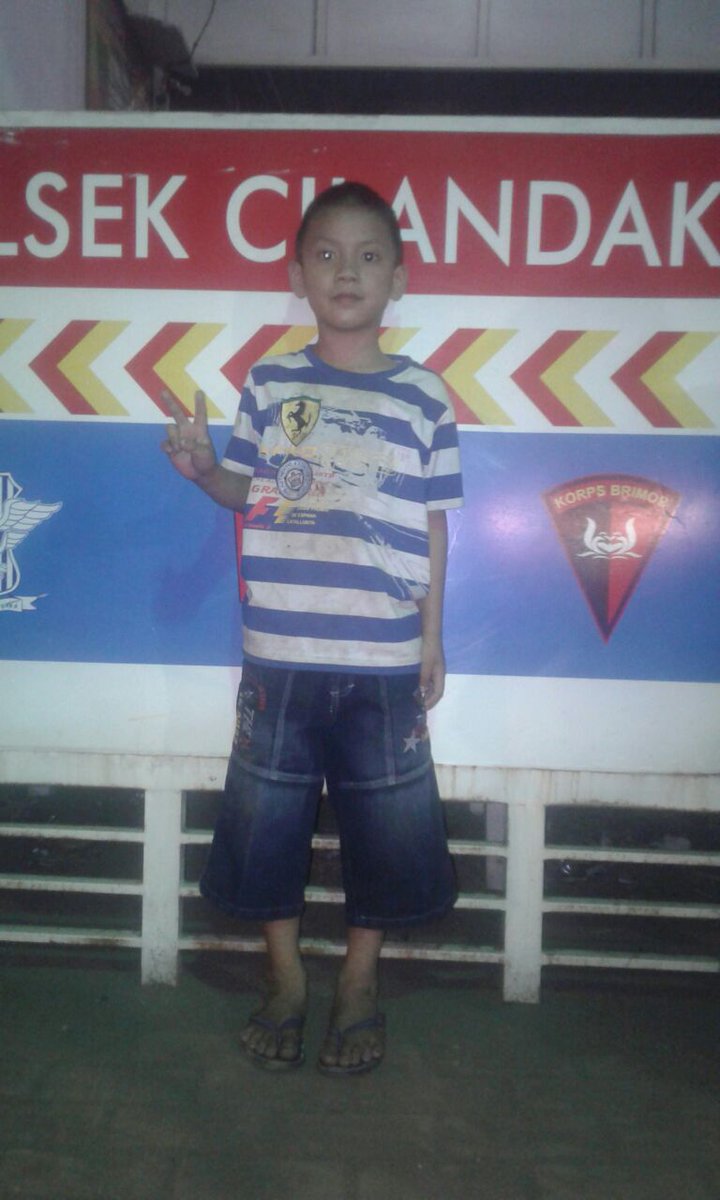 Dinsos DKI Jakarta (@dinsosdki1) on Twitter photo Ditemukan anak. Anda kenal? <a href="/PKS_Cilandak/">PKS Cilandak</a> <a href="/FORACIL/">FORUM ANAK CILANDAK</a> <a href="/Cilandak_JKT48/">Cilandak JKT48</a> <a href="/PolsekCilandak/">Polsek.ink Cilandak</a> <a href="/PTSPCilandak/">PTSP Cilandak</a> <a href="/CILANDAKFAMILIA/">CILANDAK FAMILIA</a> Ditemukan anak. Anda kenal? <a href="/PKS_Cilandak/">PKS Cilandak</a> <a href="/FORACIL/">FORUM ANAK CILANDAK</a> <a href="/Cilandak_JKT48/">Cilandak JKT48</a> <a href="/PolsekCilandak/">Polsek.ink Cilandak</a> <a href="/PTSPCilandak/">PTSP Cilandak</a> <a href="/CILANDAKFAMILIA/">CILANDAK FAMILIA</a>