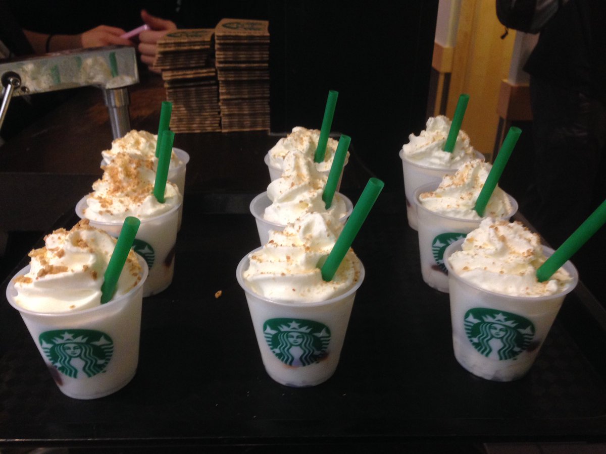 SbuxGalleries's tweet photo. Come try some free samples of our new chocolate marshmallow s'more frappuchinno! #FrappuccinoHappyHour🎉 https://t.co/LW9pidZdyJ