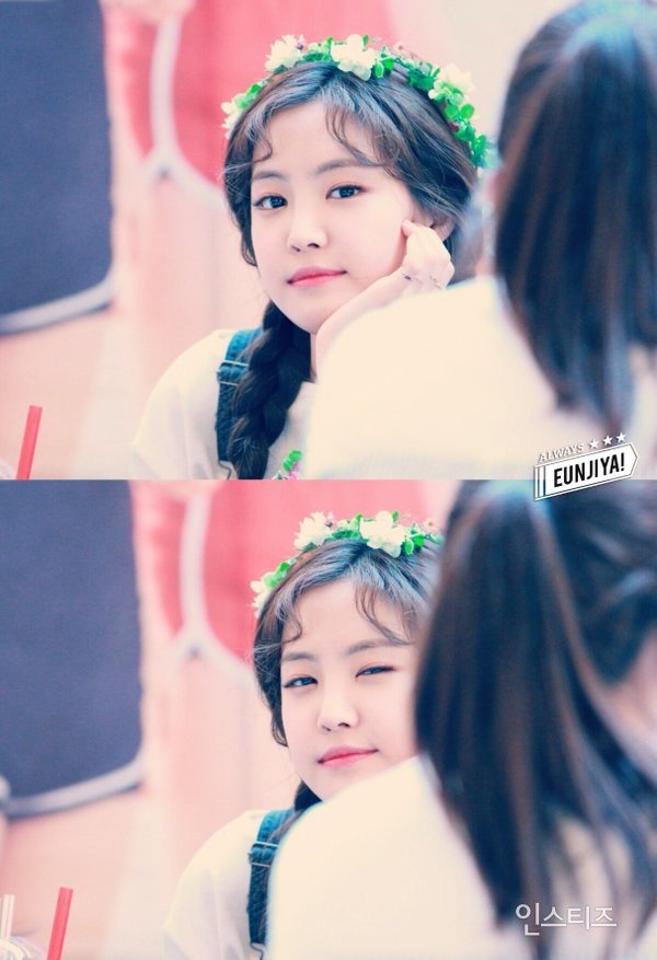 instiz's tweet photo. 어제 손나은 양갈래 앞머리 https://t.co/nLGg4aNXHU https://t.co/08hX0H9lMh