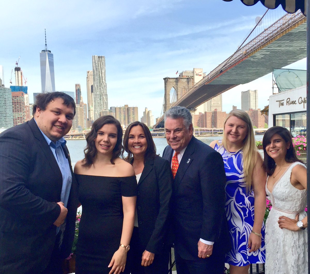 MCjaspersAD's tweet photo. @SFBKTerriers @SFBK_WWPolo @SFBK_Tennis @sfcbk_womengolf RepPeteKing great day for a graduation #gradonthewater ❤️💙 https://t.co/QY60al0YsR