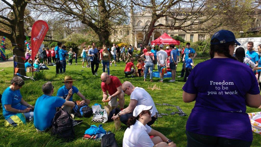 LFRS_shOUT's tweet photo. .@LeicsFireRescue FF Andy Parkin joined @ruth_hunt &amp; @mercerPete on @stonewalluk's fundraising walk in Brighton 👍 https://t.co/421AGoKDVo