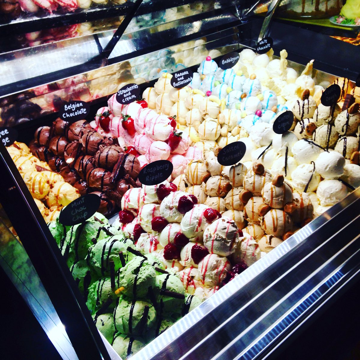 5215Farm's tweet photo. We have a huge selection of ice creams 🍧🍦🍨 what's your favourite flavour? #wallacewellfarm #Glasgow #robroyston https://t.co/OA7Lyc1fN9