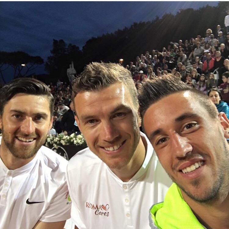dzeko_diamond's tweet photo. Edin Dzeko - 'Tennis with Stars' 🎾 #RomaCares. @EdDzeko #ASRoma #tenniswithstars #Dzeko #BiH https://t.co/sQmEyuOcj4