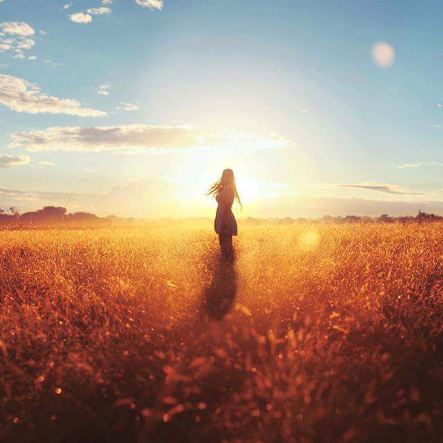 ourlight1's tweet photo. Good Morning, Everyone!☀Have a blessed &amp; joyful day!✨🎇
(foto: Kiara Rose; FB: Sharon Casey) https://t.co/VkSW1Epgdq