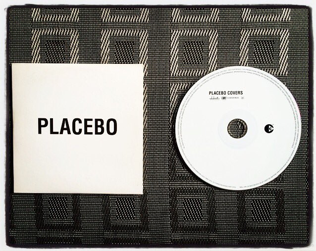 PlaceboFansUK's tweet photo. "It doesn't hurt me. You wanna feel how it feels...?!" @PLACEBOWORLD #PlaceboCovers #placebotour #20yearsofplacebo https://t.co/30fzo3b8gs