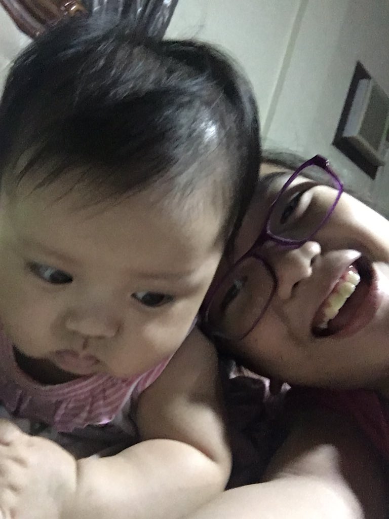 PrincessTeartz's tweet image. Goodnight Selfie first with my little sister!! 🤘