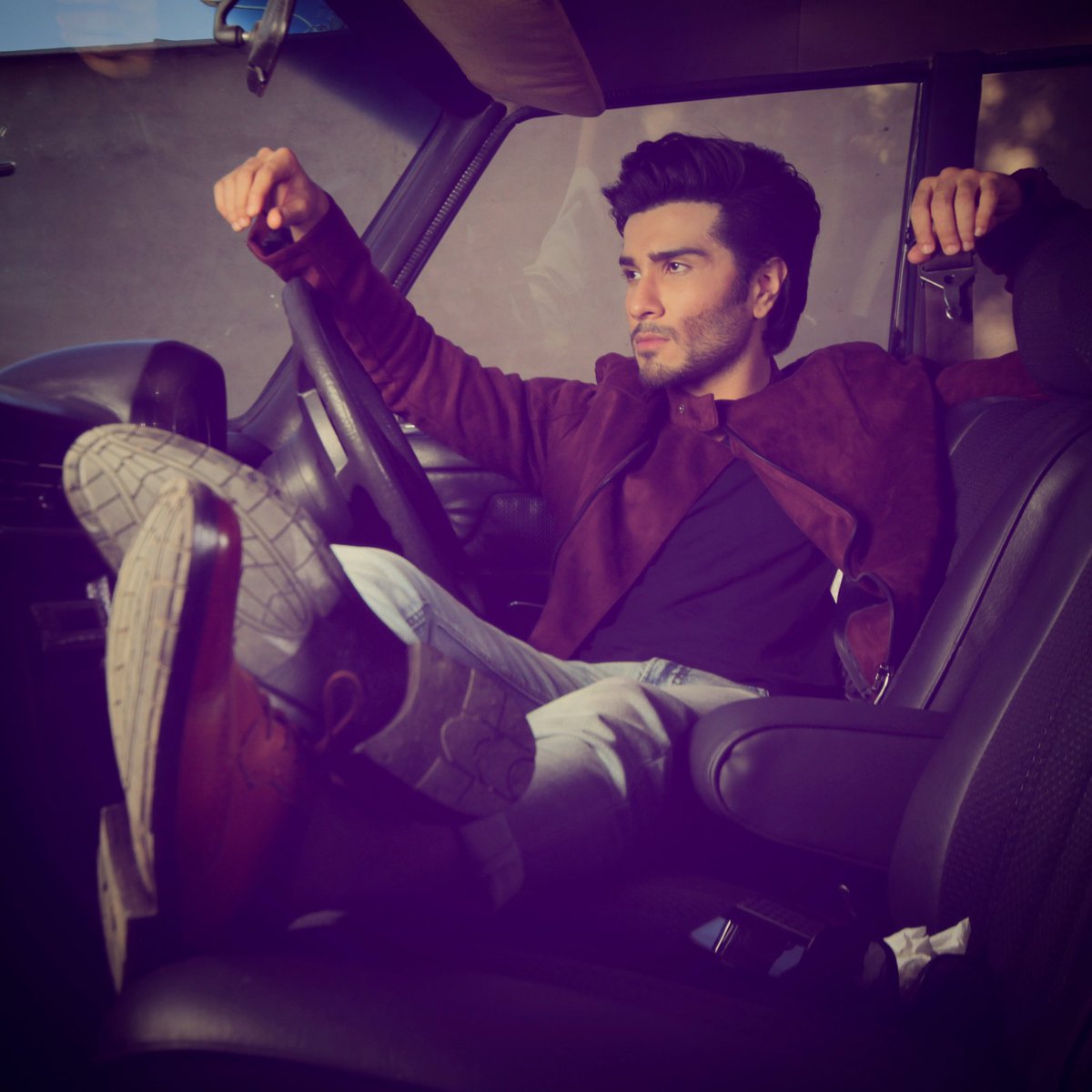 ferozekhaan's tweet photo. I'm here to stay baby! #FK https://t.co/ry4xwWcXr4
