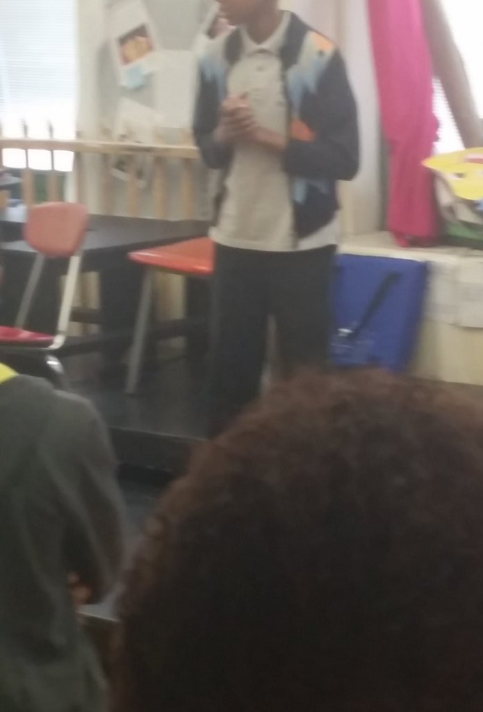 zansari8's tweet photo. Student in Theater rm practicing for upcoming perf. Not enuf blk chldrn have access to this #NoColo #SaveMeyerLevin https://t.co/KWsGwgkArV