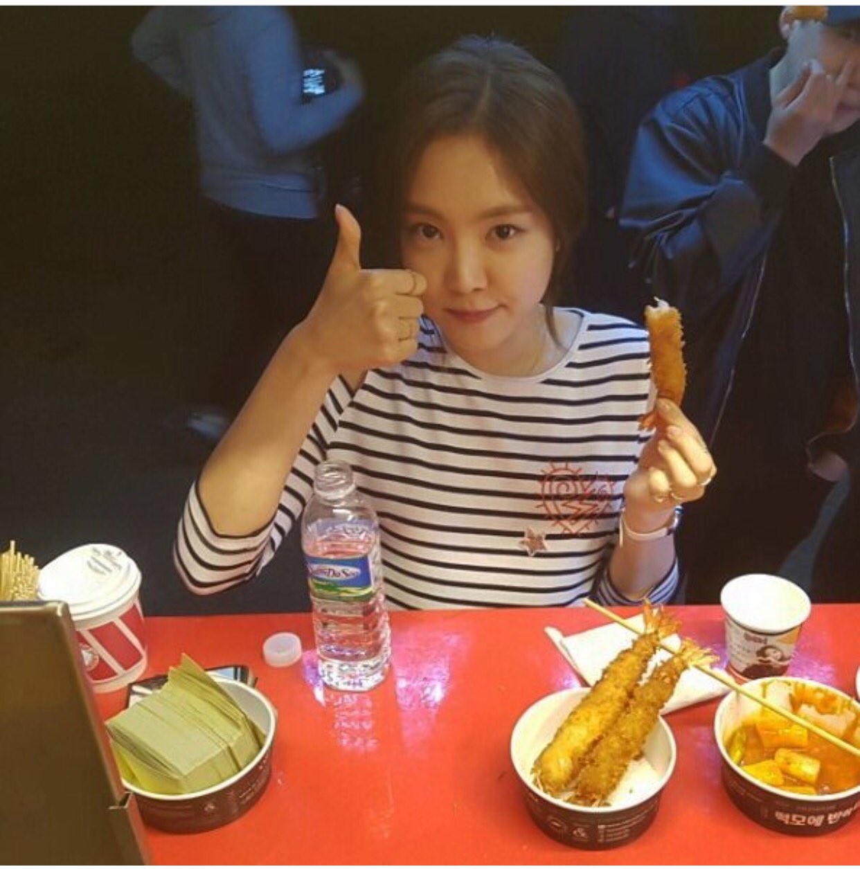 CiGaB6yUoAEBdNV.jpg:large