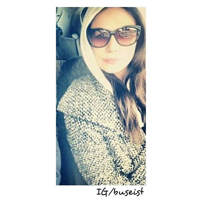 busevarolist's tweet photo. Canım ya 😻✌✋
#busevarol 
#busevarolist https://t.co/wuei2kN8ui