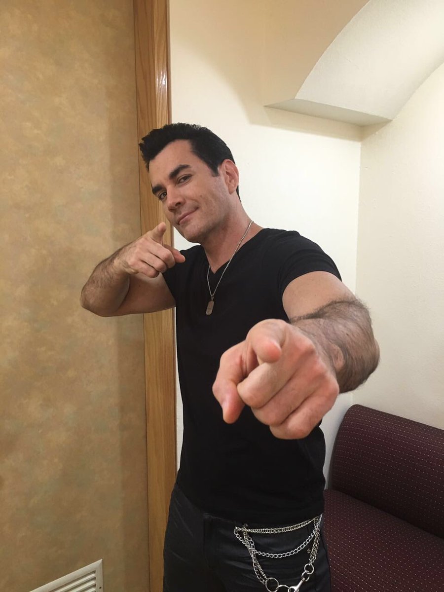 En unos minutos al aire, gracias <a href="/programa_hoy/">Programa Hoy</a> por la invitación y un beso a todas las madres